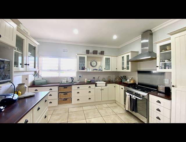 3 BEDROOM HOUSE FOR SALE IN DWARSKERSBOS